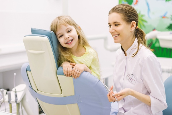 Как вы можете помочь ребенку сохранить здоровье молочных зубов? 
